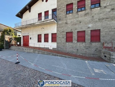 Foto Ufficio a Erbusco Centro di 215 m² con 5 locali in affitto