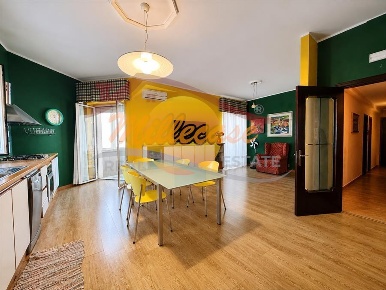Foto Appartamento in Viale Scala Greca 216, Siracusa di 170 m² con 6 locali