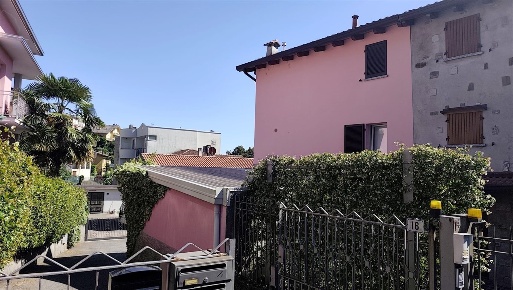 Foto Appartamento in via don abbondio, Calolziocorte Centro di 55 m²
