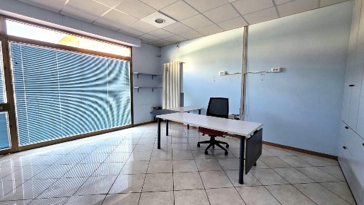Foto Ufficio a Santa Croce sull'Arno Centro di 125 m² con 5 locali