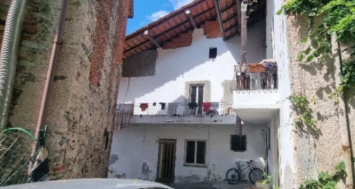 Foto Villa unifamiliare a Maggiora di 222 m² con 7 locali in vendita
