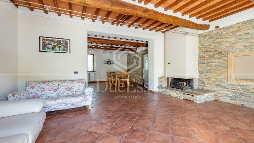 Foto Casa indipendente a Pisa La Vettola di 150 m² con 6 locali in vendita