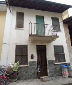 Foto Casa indipendente a Cerano di 65 m² con 3 locali in vendita