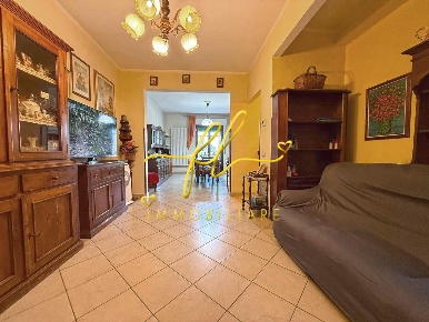 Foto Appartamento a Cecina Cecina Centro di 101 m² con 4 locali in vendita