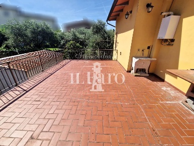 Foto Casa indipendente a Signa Centro di 300 m² con 8 locali in vendita