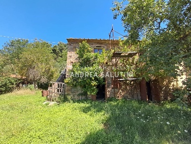Foto Rustico a Buti di 202 m² con 8 locali in vendita