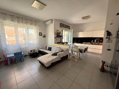 Foto Appartamento a Livorno Zola - Galilei di 93 m² con 5 locali in vendita