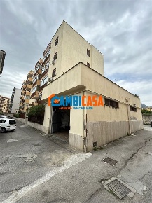 Foto Magazzino in Via Carlo del Prete, Palermo Altarello di 90 m²
