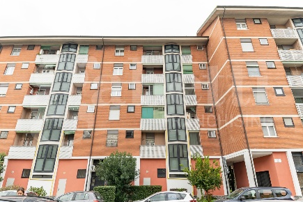 Foto Appartamento in Via Santa Teresa 24, Milano Chiesa Rossa di 95 m²
