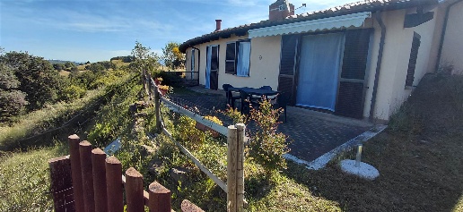 Foto Villa bifamiliare a Scansano Centro di 147 m² con 8 locali in vendita