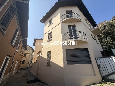 Foto Appartamento in Via Conelli de Prosperi 24, Lesa Centro di 88 m²