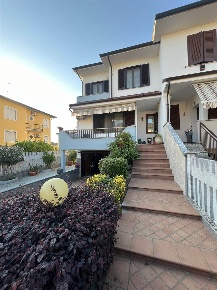 Foto Villa a schiera a Mortara Centro di 136 m² con 4 locali in vendita