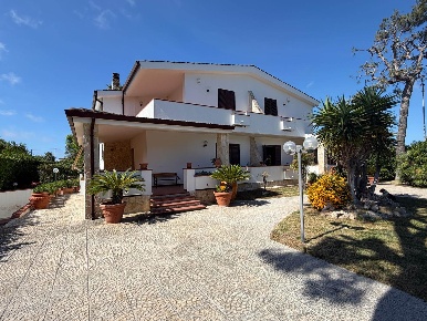 Foto Villa unifamiliare a Taranto San Vito - Carelli di 318 m² in vendita