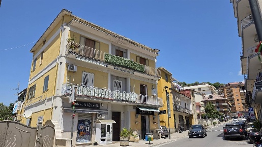 Foto Appartamento in Via Mensa, Olevano sul Tusciano di 180 m² con 7 locali