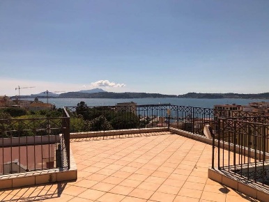 Foto Appartamento in VIA ANFITEATRO, Pozzuoli Anfiteatro di 130 m²