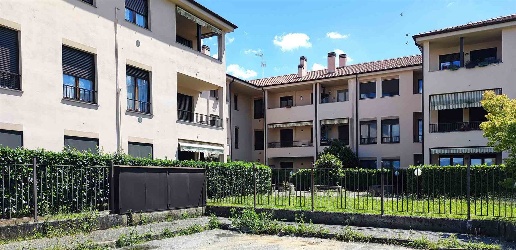Foto Appartamento in via Crocetta, Turate Centro di 107 m² con 3 locali