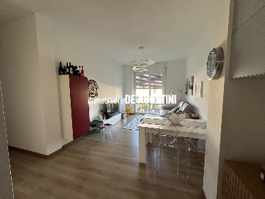 Foto Appartamento in Via Milano, Arona Centro di 85 m² con 3 locali
