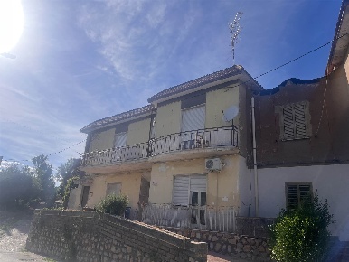 Foto Appartamento a Sessa Aurunca Corigliano di 140 m² con 8 locali