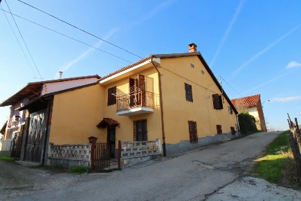Foto Casa indipendente in collina san defendente, Ferrere con 4 locali