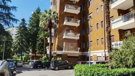 Foto Appartamento in via Giovanni Gronchi, Cosenza di 135 m² con 4 locali