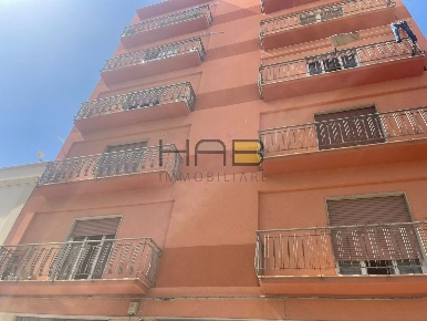 Foto Appartamento in Via Monte San Giuliano, Trapani Centro di 150 m²