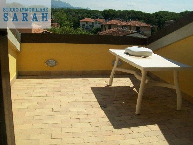 Foto Appartamento in via Alfieri, Viareggio di 135 m² con 5 locali