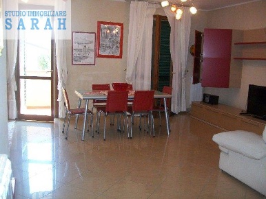 Foto Appartamento in via Alfieri, Viareggio di 135 m² con 5 locali
