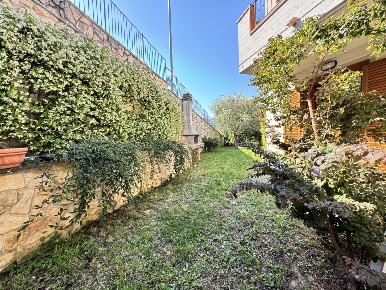 Foto Villa singola in Via della Selva 2a, Vaiano di 180 m² con 6 locali