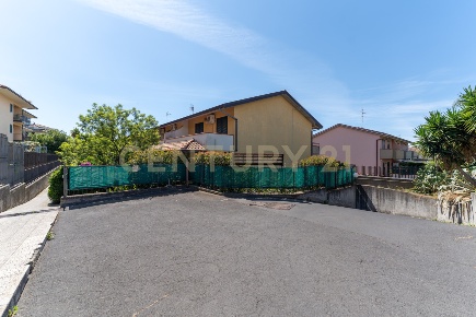 Foto Appartamento in Via degli Ulivi 9, Tremestieri Etneo Centro in vendita