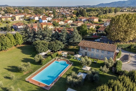 Foto Hotel a Lucca San Pietro a Vico - San Cassiano di 350 m² con 20 locali