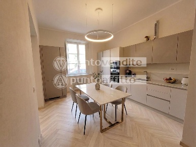 Foto Appartamento a Lucca Piazza Anfiteatro - Torre Guinigi di 140 m²