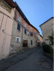 Foto Appartamento a Gozzano Centro di 133 m² con 5 locali in vendita