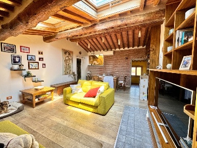Foto Attico a San Giuliano Terme Colignola, Campo di 100 m² con 5 locali