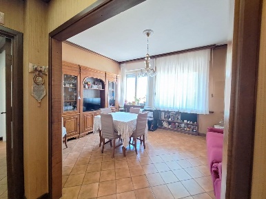 Foto Appartamento a Cascina Centro di 80 m² con 4 locali in vendita