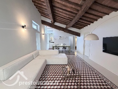 Foto Appartamento a Lucca Piazza Napoleone - San Michele di 90 m²
