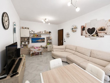 Foto Appartamento a Santo Stefano di Magra Centro di 91 m² con 5 locali