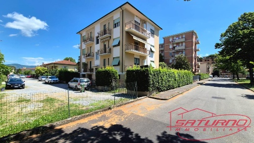 Foto Appartamento a Lucca Sant'Anna di 80 m² con 4 locali in vendita