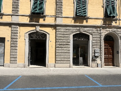Foto Locale commerciale a Pontedera Centro di 48 m² con 2 locali in vendita