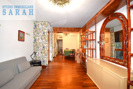 Foto Appartamento in Via Giusti, Viareggio di 85 m² con 5 locali in vendita