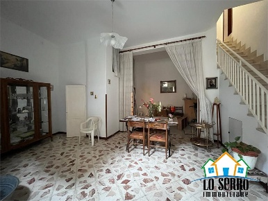 Foto Villa unifamiliare a Alcamo Centro di 120 m² con 7 locali in vendita