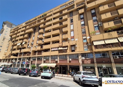 Foto Appartamento a Palermo Malaspina di 100 m² con 3 locali in vendita