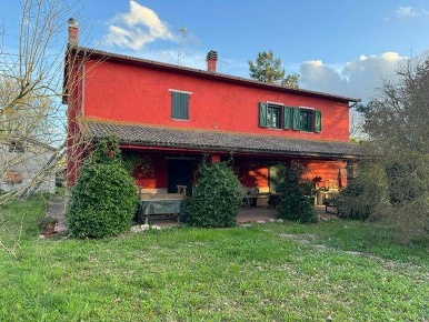 Foto Appartamento a Agugliano di 204 m² con 7 locali in vendita