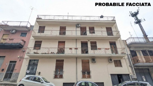 Foto Appartamento in VIA LIBERTA', Aci Catena Centro di 155 m² con 6 locali