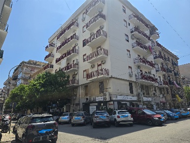 Foto Ufficio in Via Mogia 4, Palermo Zisa di 45 m² con 2 locali in vendita