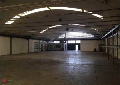 Foto Capannone industriale a Calenzano Centro di 2500 m² con 2 locali