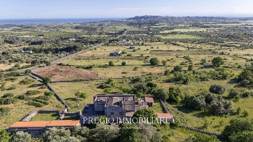 Foto Rustico in Contrada Salatino nc, Mottola di 400 m² con 6 locali