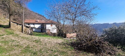 Foto Rustico a Roccaverano di 220 m² con 10 locali in vendita