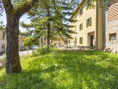 Foto Appartamento a Frassinoro Sassatella di 169 m² con 8 locali in vendita