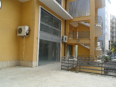 Foto Ufficio in VIA KENNEDY 2, Caltanissetta Centro di 90 m² con 4 locali