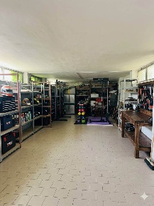 Foto Garage a Cava de' Tirreni Centro di 68 m² con 1 locali in vendita